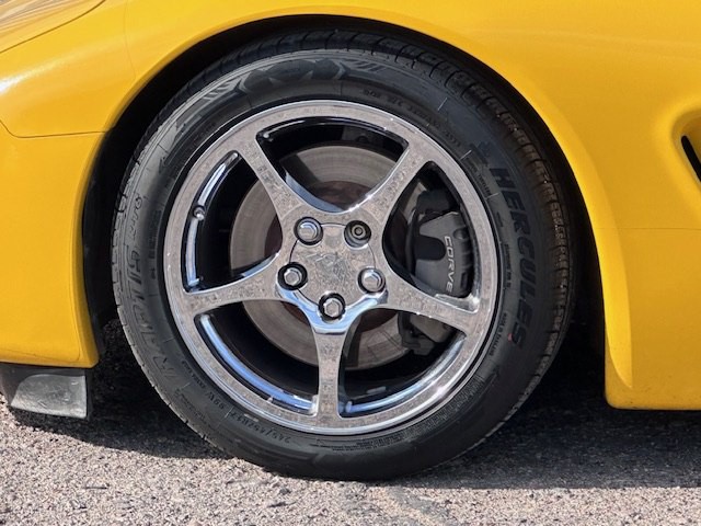 2001 Chevrolet Corvette Image 4
