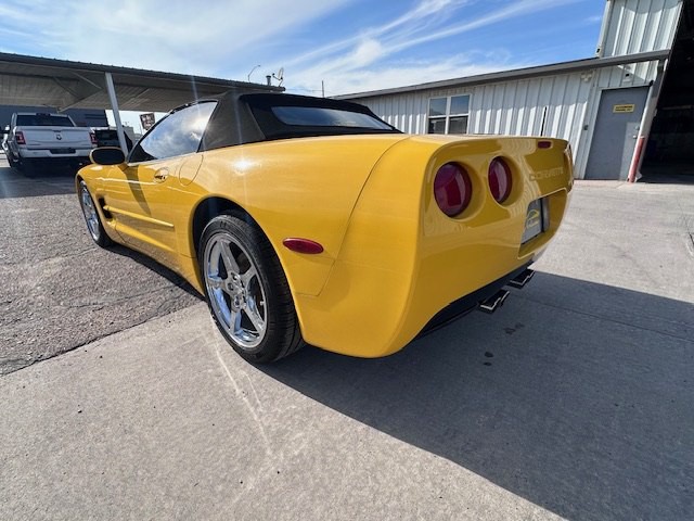 2001 Chevrolet Corvette Image 12