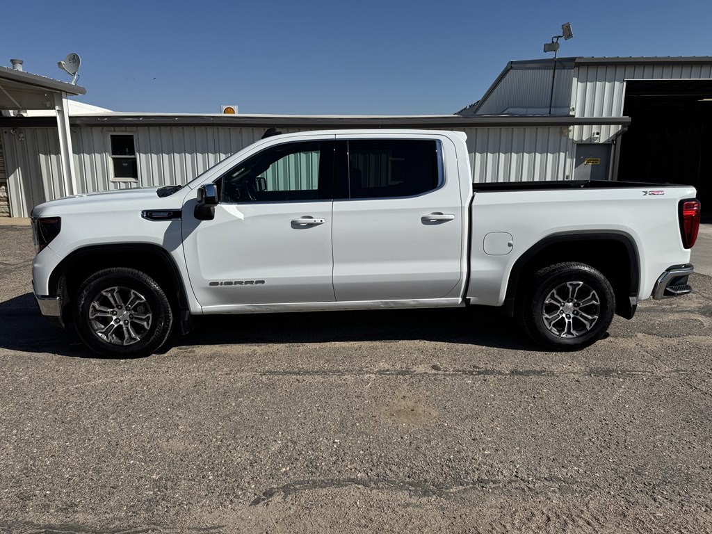 2023 GMC Sierra Image 3
