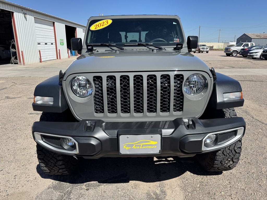 2023 Jeep Gladiator Image 2