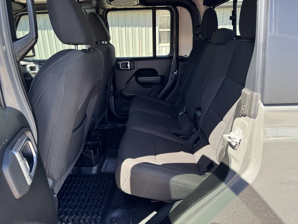 2023 Jeep Gladiator Image 12