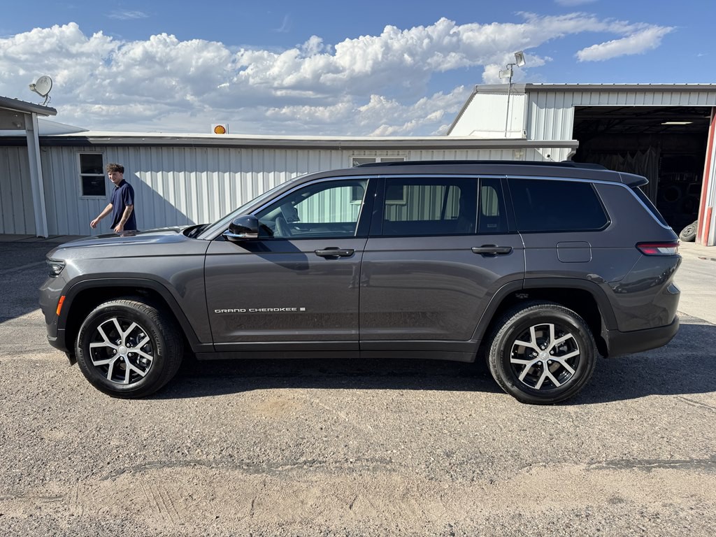 2024 Jeep Grand Cherokee Image 3
