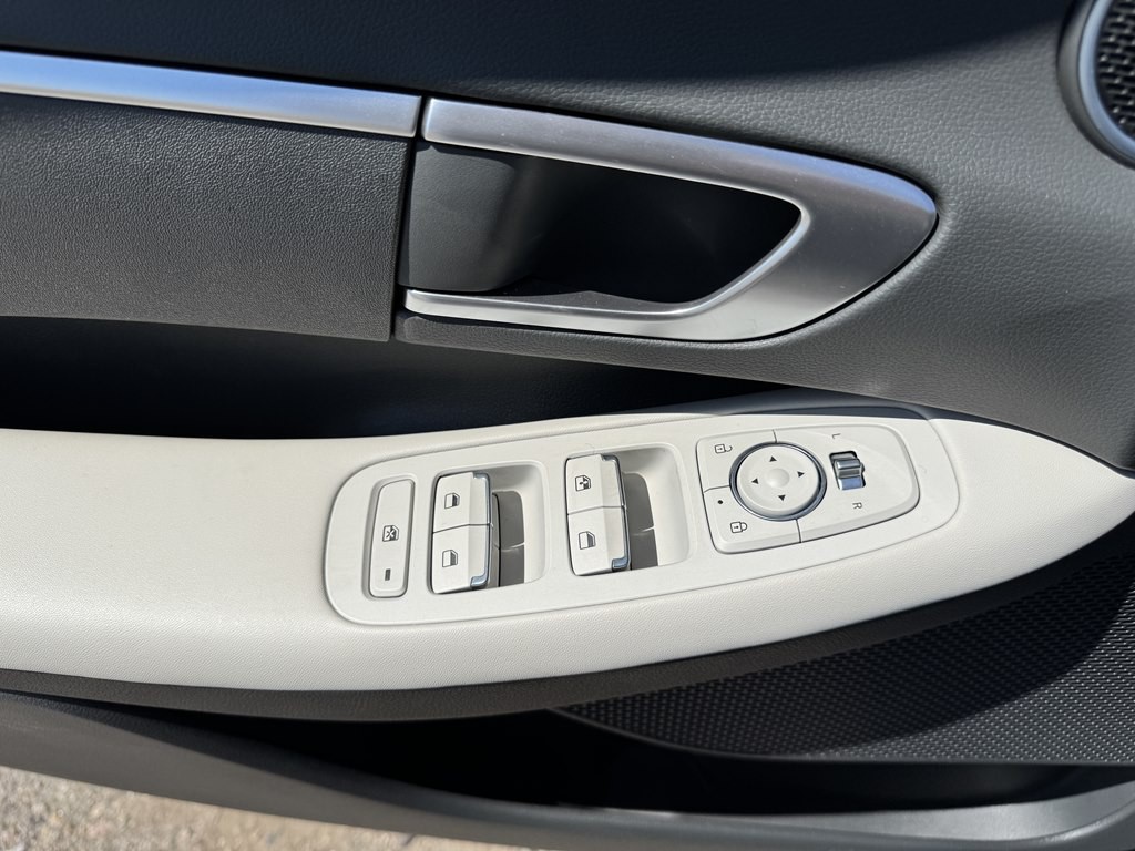 2023 Hyundai Sonata Image 6