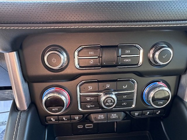 2022 GMC Yukon Image 10
