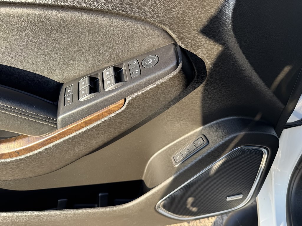 2020 Chevrolet Suburban Image 6