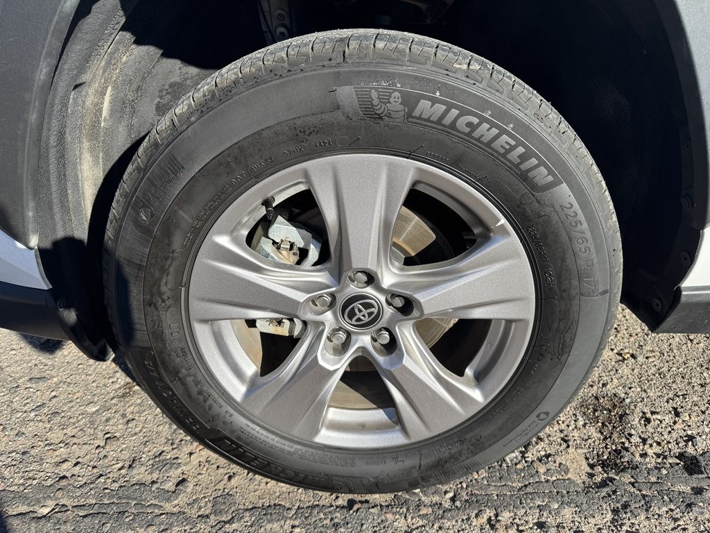 2025 Toyota Rav4 Image 4