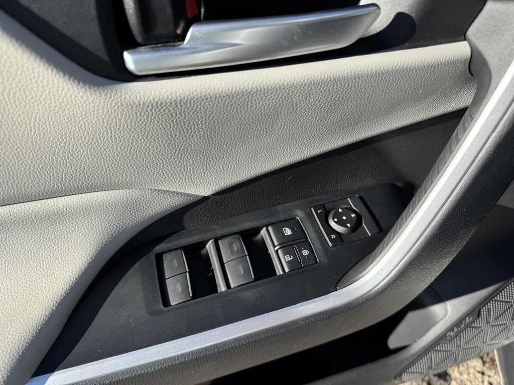 2025 Toyota Rav4 Image 6