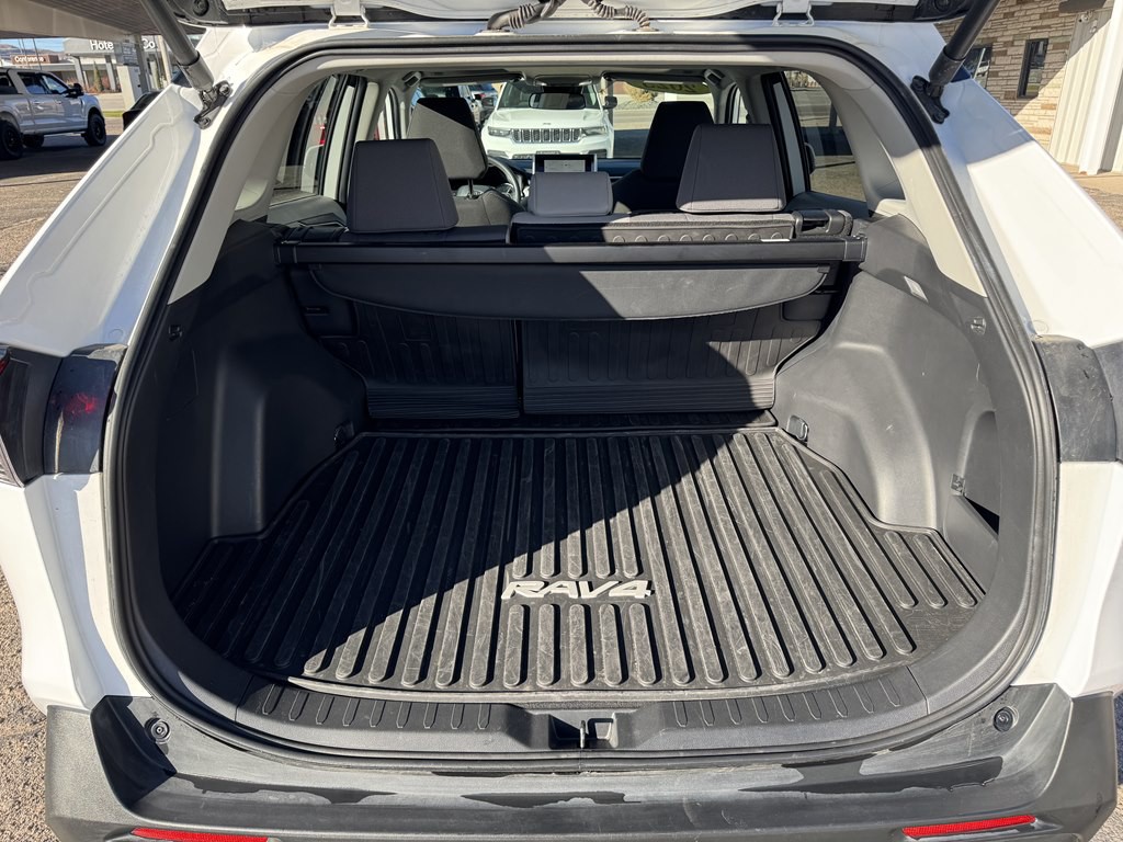 2025 Toyota Rav4 Image 16