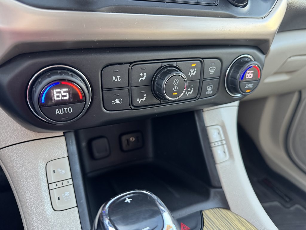 2018 GMC Acadia Image 11