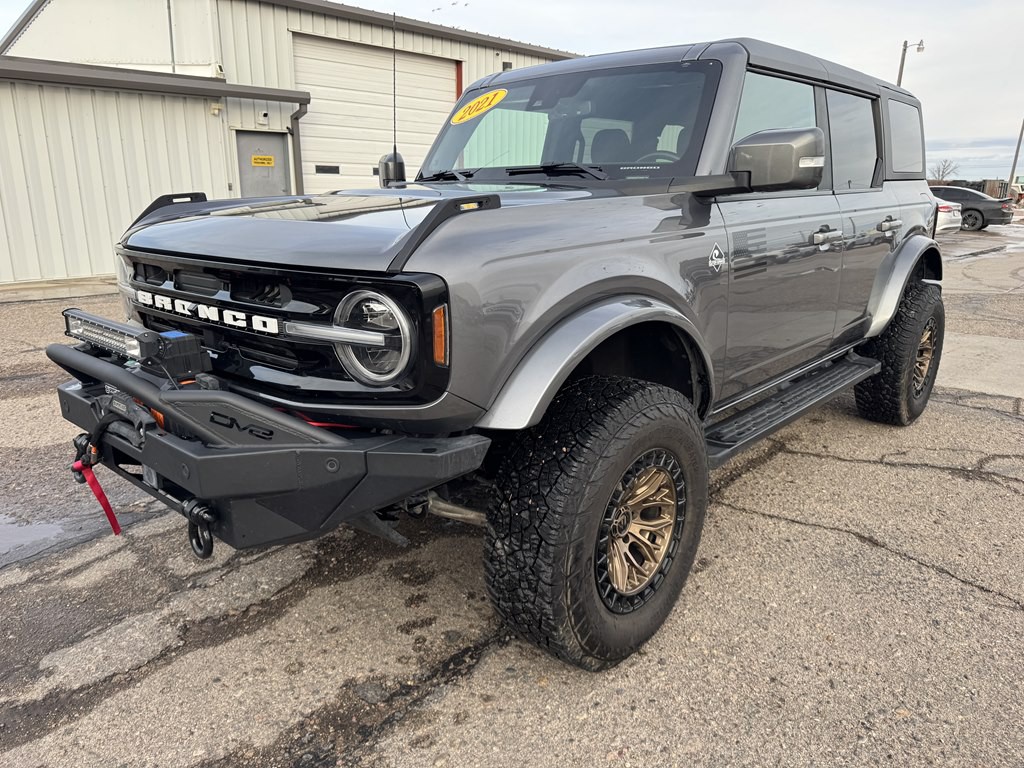 2021 Ford Bronco Image 1