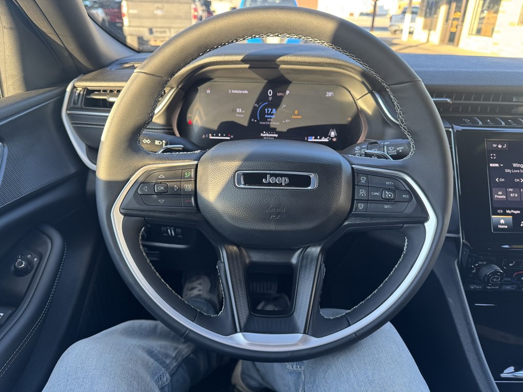 2025 Jeep Grand Cherokee Image 8