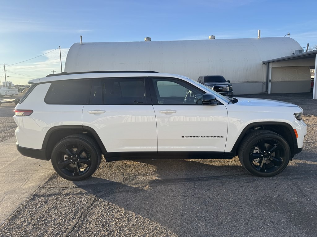2025 Jeep Grand Cherokee Image 22