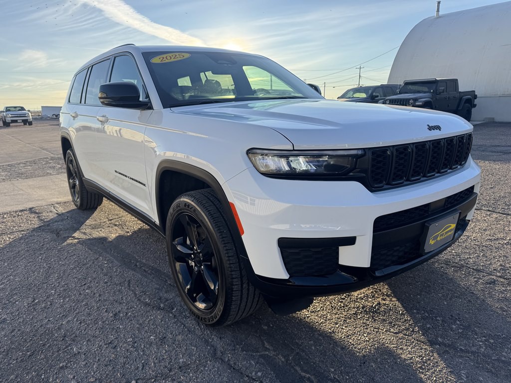 2025 Jeep Grand Cherokee Image 23