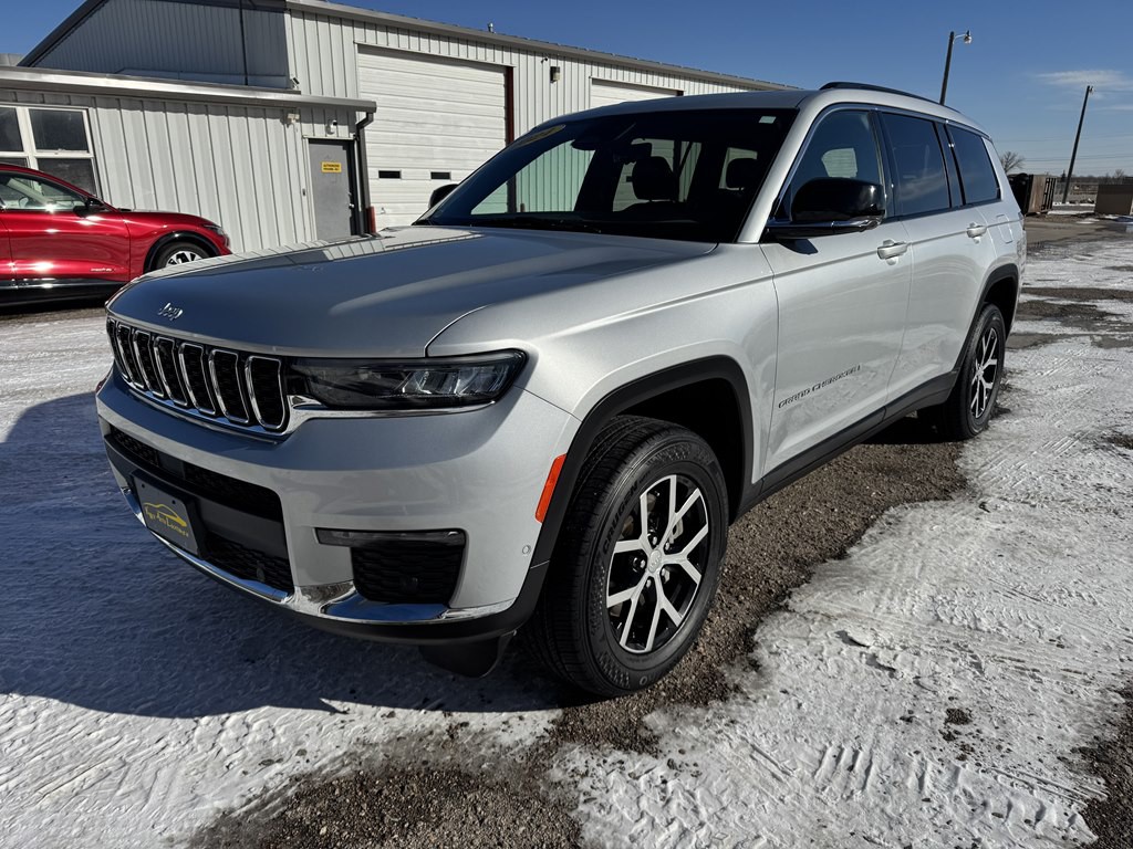 2024 Jeep Grand Cherokee Image 1
