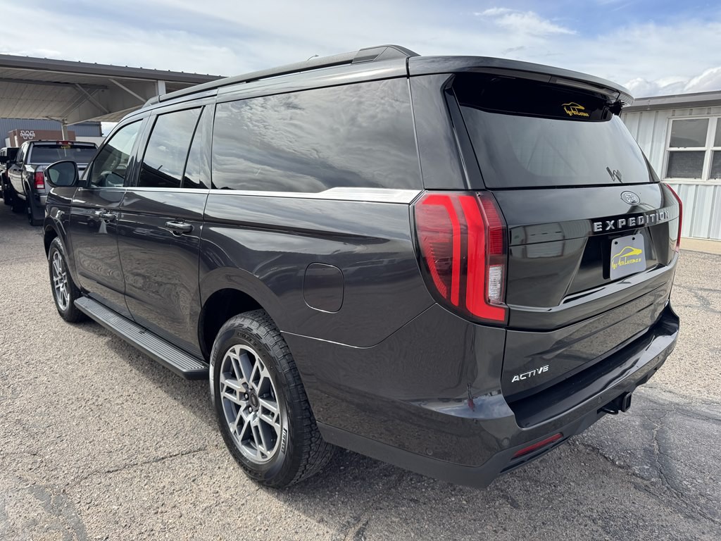 2025 Ford Expedition Image 17