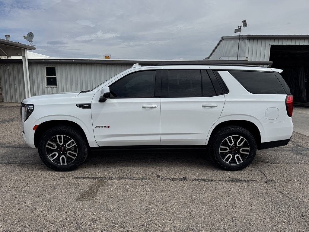 2024 GMC Yukon Image 3