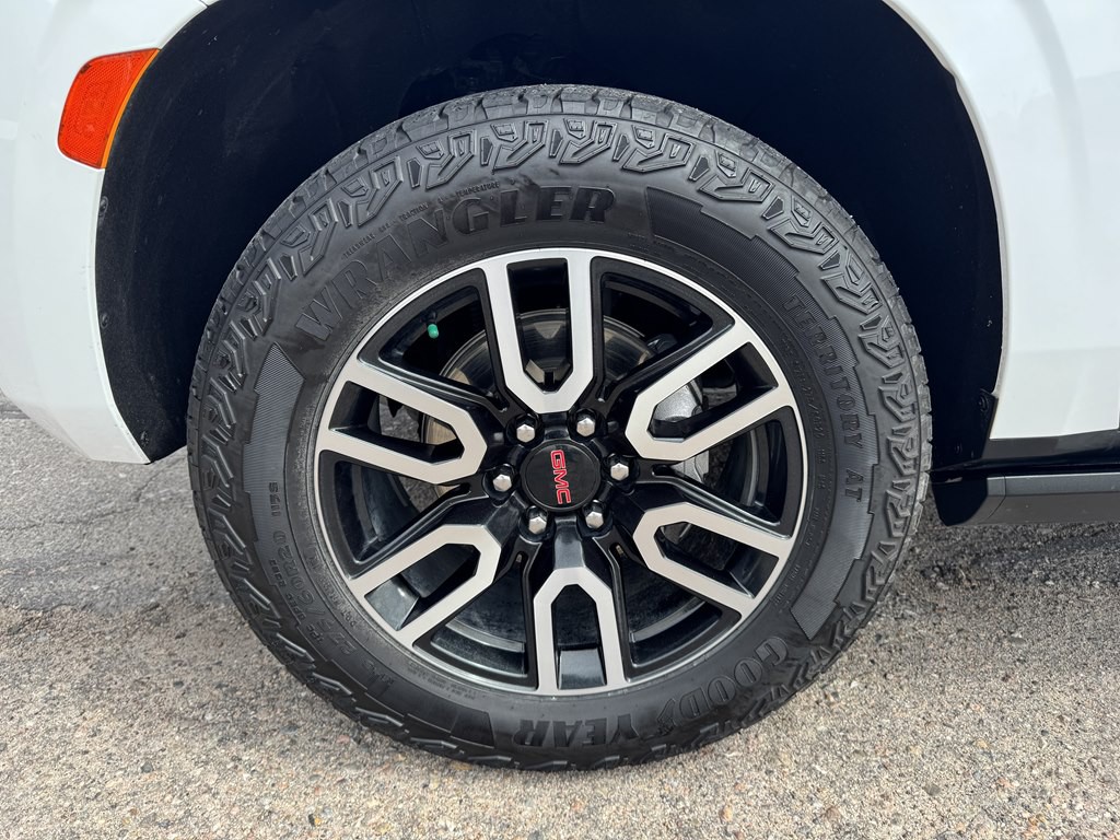 2024 GMC Yukon Image 4