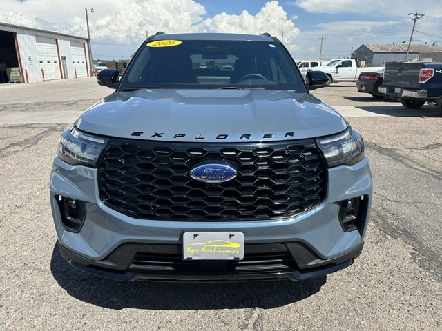 2025 Ford Explorer Image 2