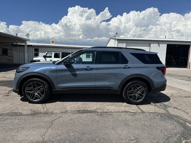 2025 Ford Explorer Image 3
