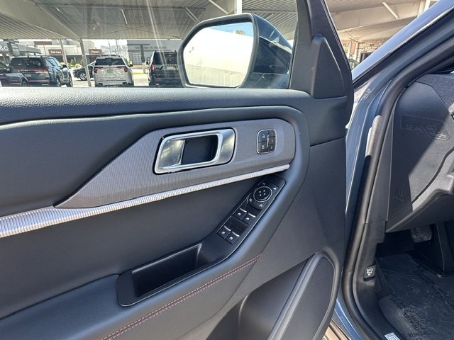 2025 Ford Explorer Image 6