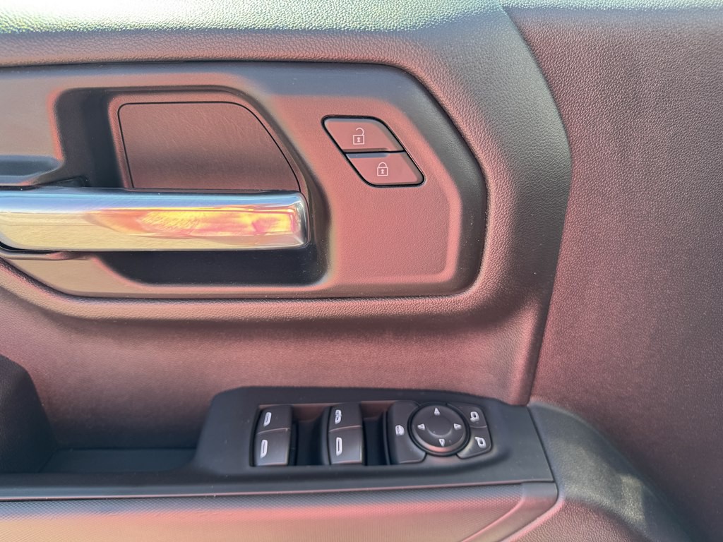 2025 Chevrolet Silverado 1500 Image 6