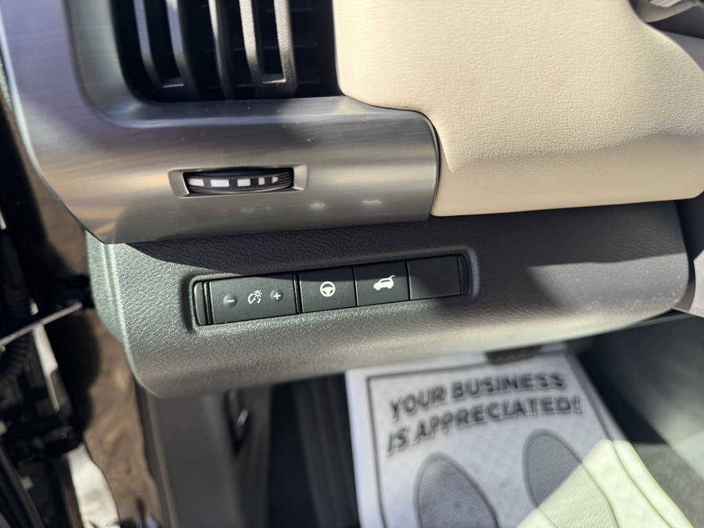 2023 Nissan Pathfinder Image 7