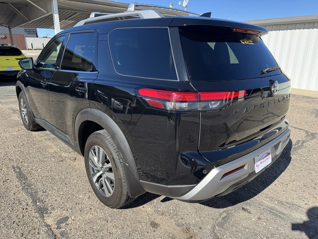 2023 Nissan Pathfinder Image 16