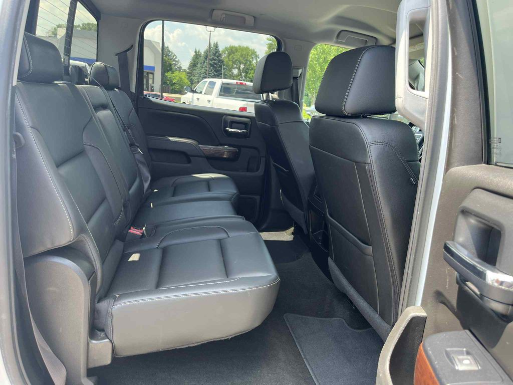 2017 GMC Sierra 2500 Image 32