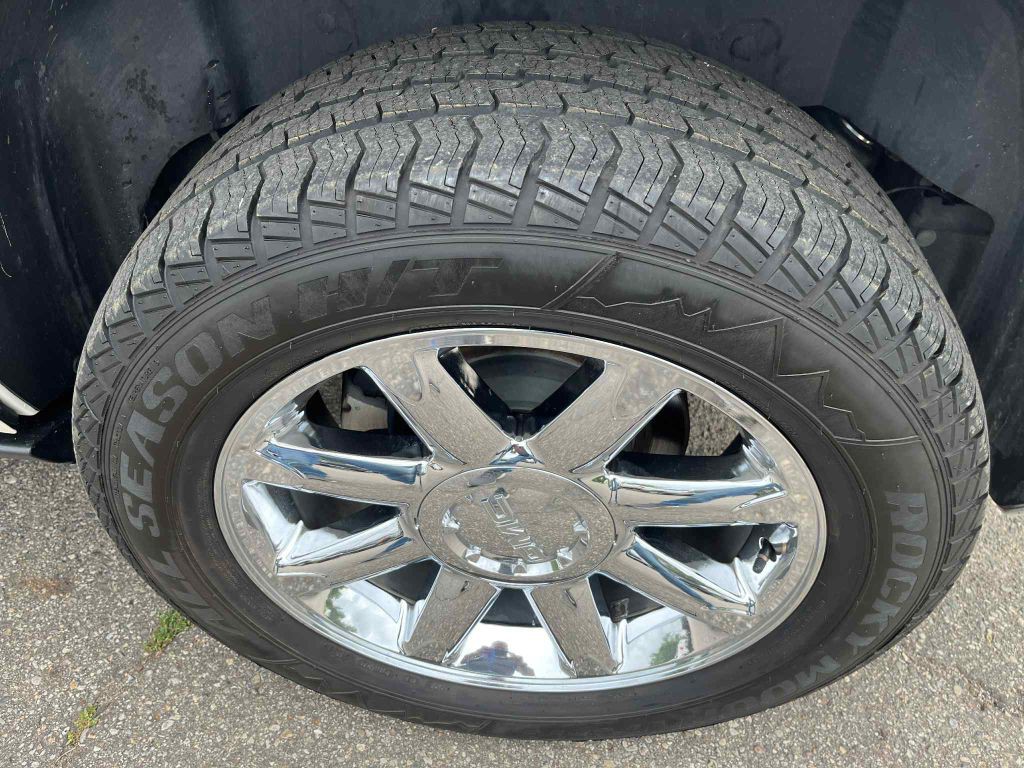 2012 GMC Yukon Image 16
