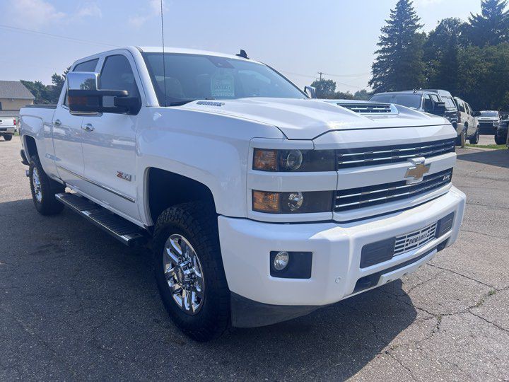 2019 Chevrolet Silverado 1500 Image 2