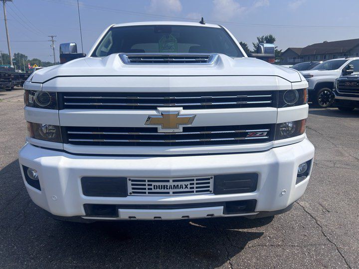 2019 Chevrolet Silverado 1500 Image 3