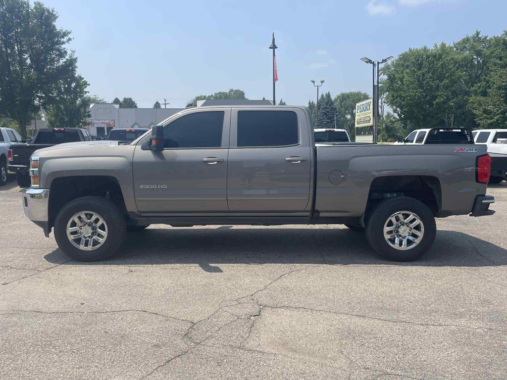 2017 Chevrolet Silverado 1500 Image 1