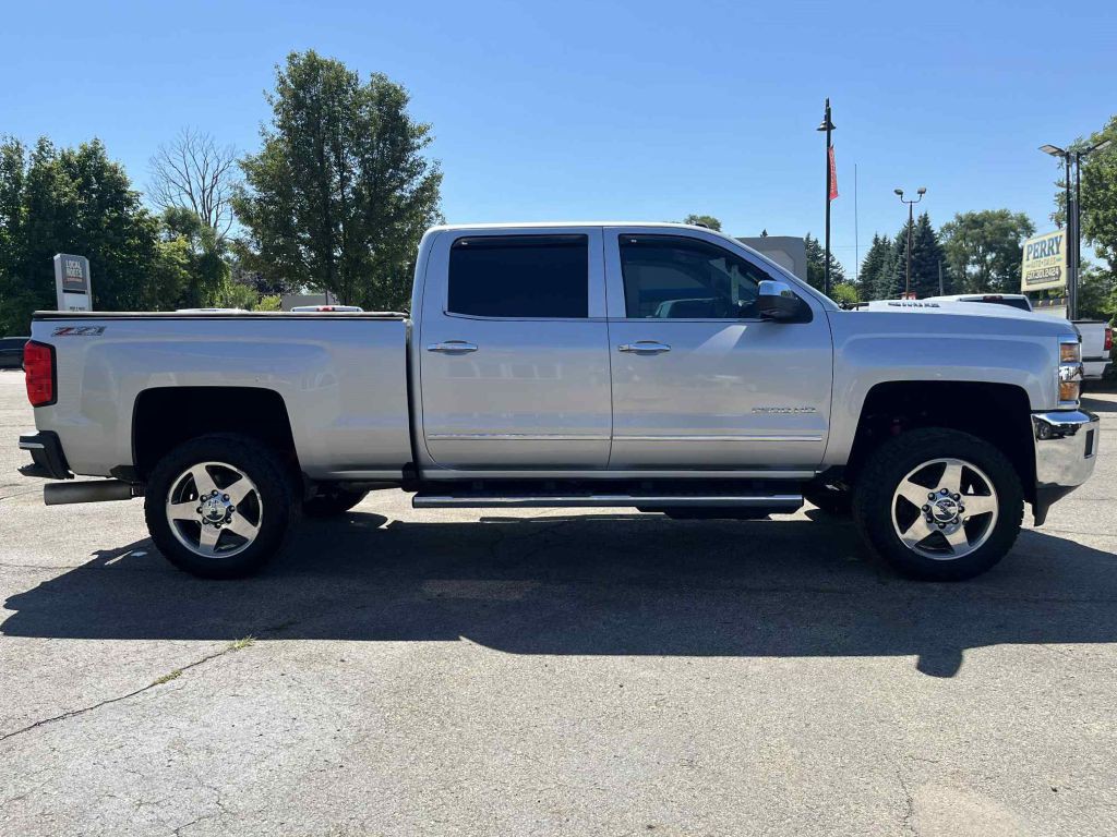 2017 Chevrolet Silverado 1500 Image 5