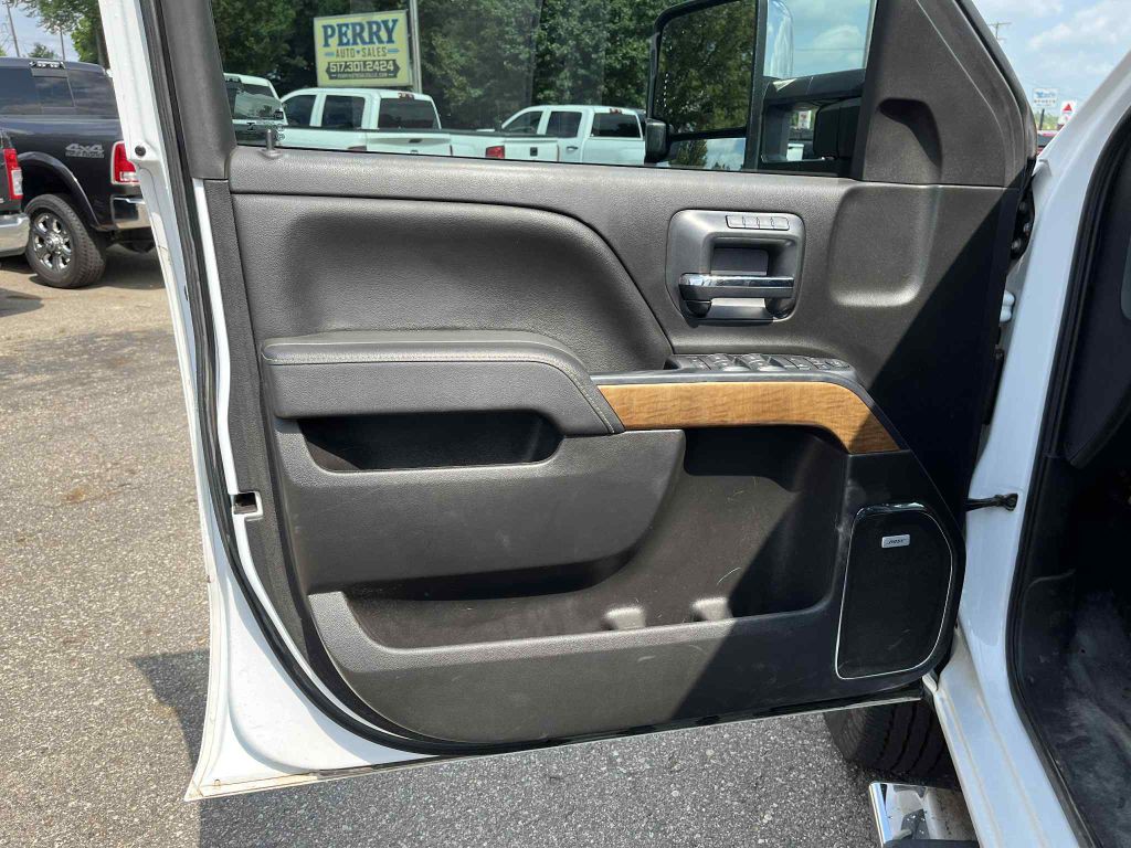 2019 Chevrolet Silverado 1500 Image 17