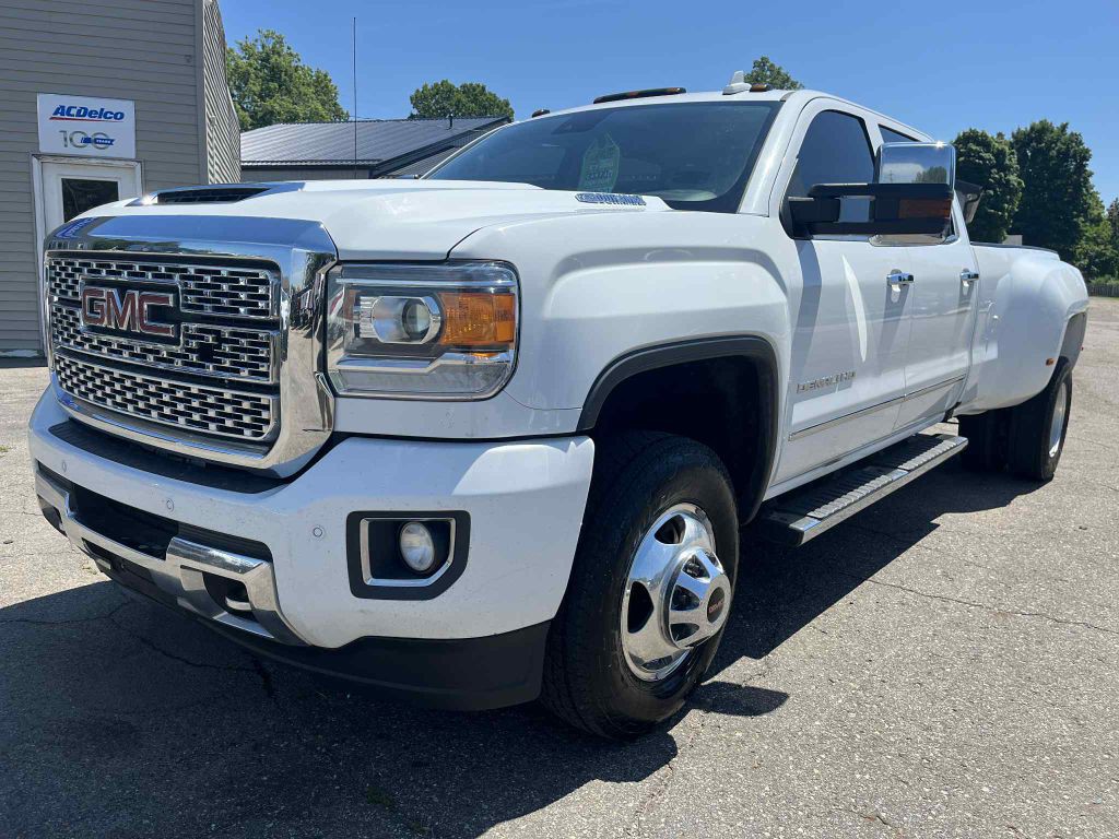 2019 GMC Sierra 3500 Image 2
