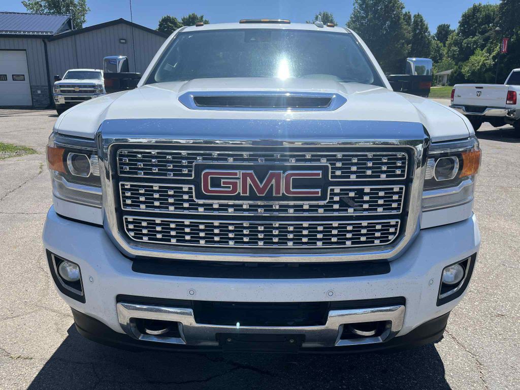2019 GMC Sierra 3500 Image 3