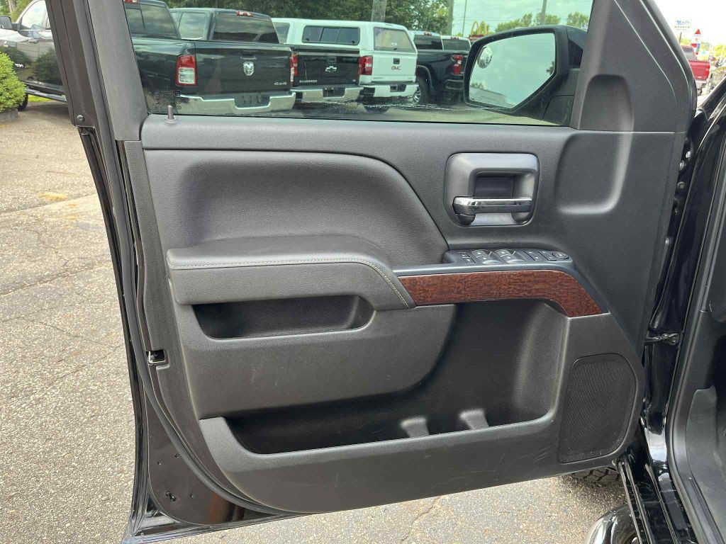 2017 GMC Sierra Image 16