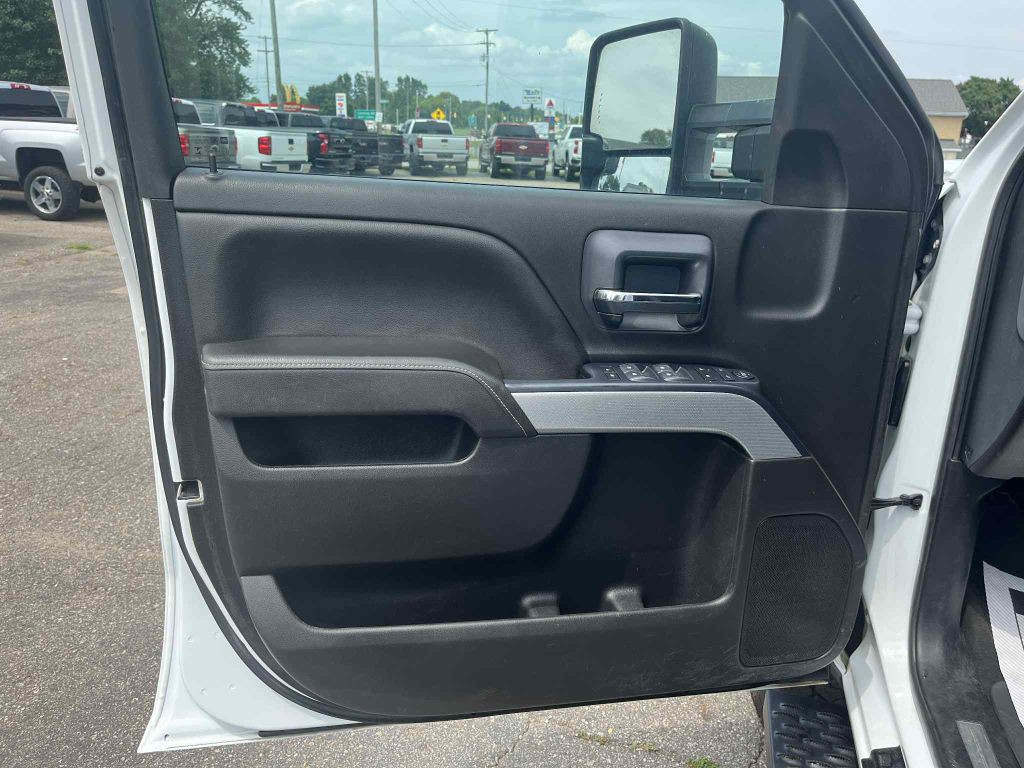 2019 Chevrolet Silverado 1500 Image 18