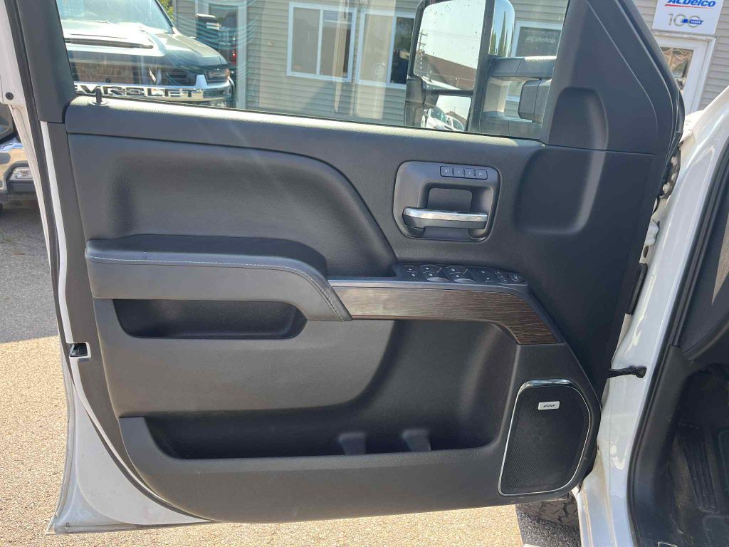 2017 GMC Sierra 2500 Image 18