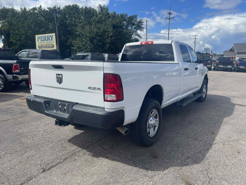 2018 RAM 3500 Image 9