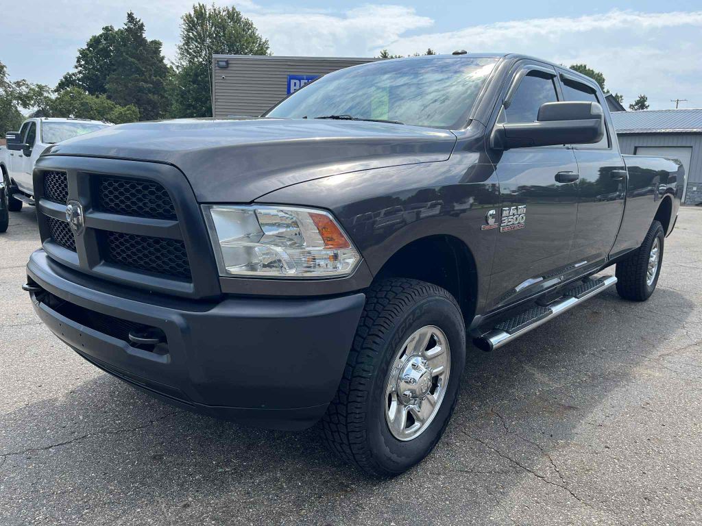 2018 RAM 3500 Image 2