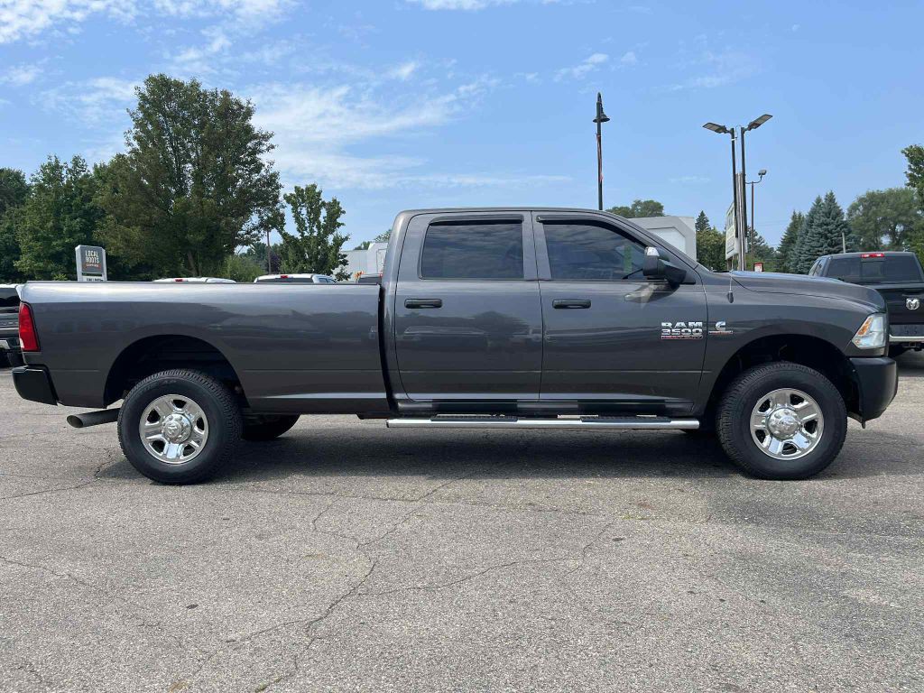 2018 RAM 3500 Image 5