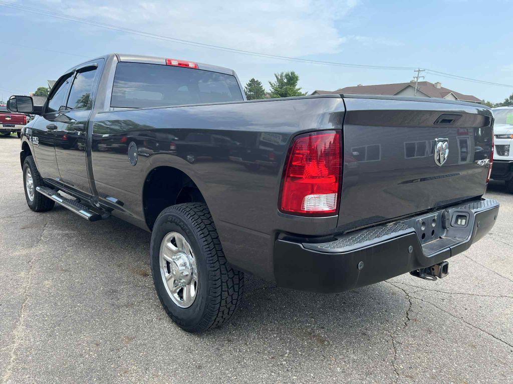 2018 RAM 3500 Image 9
