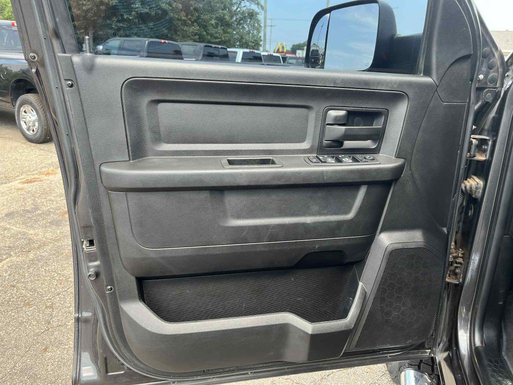 2018 RAM 3500 Image 18