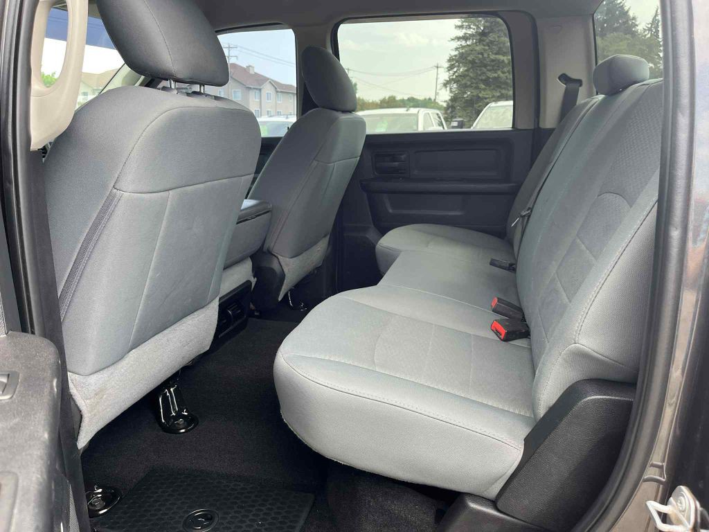 2018 RAM 3500 Image 28