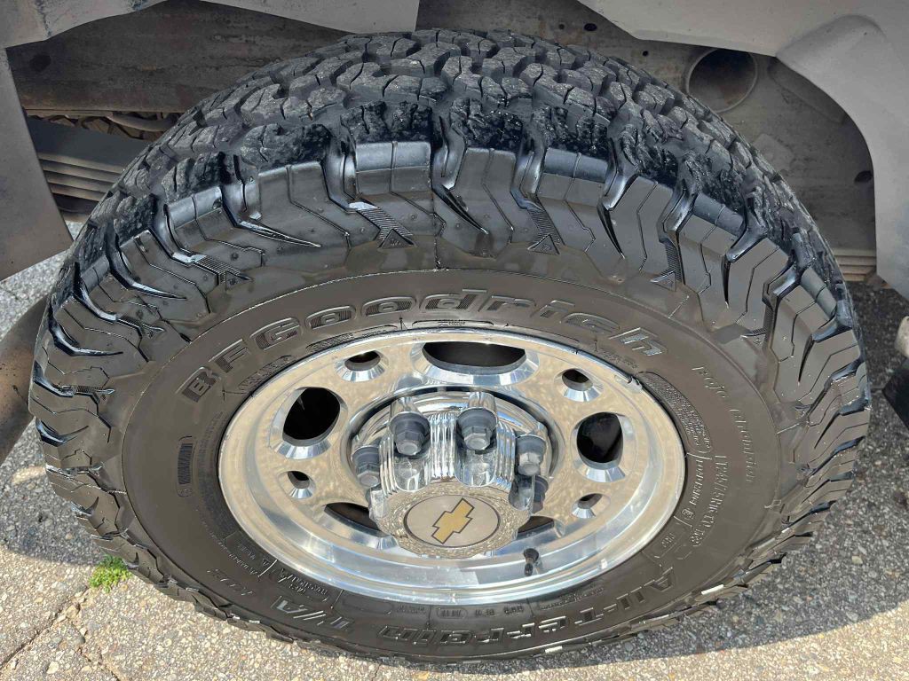 2002 Chevrolet Silverado 2500 Image 14