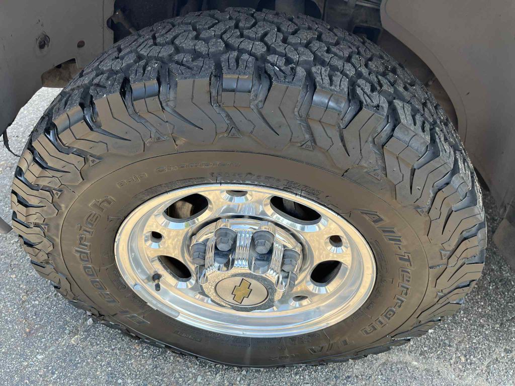 2002 Chevrolet Silverado 2500 Image 16