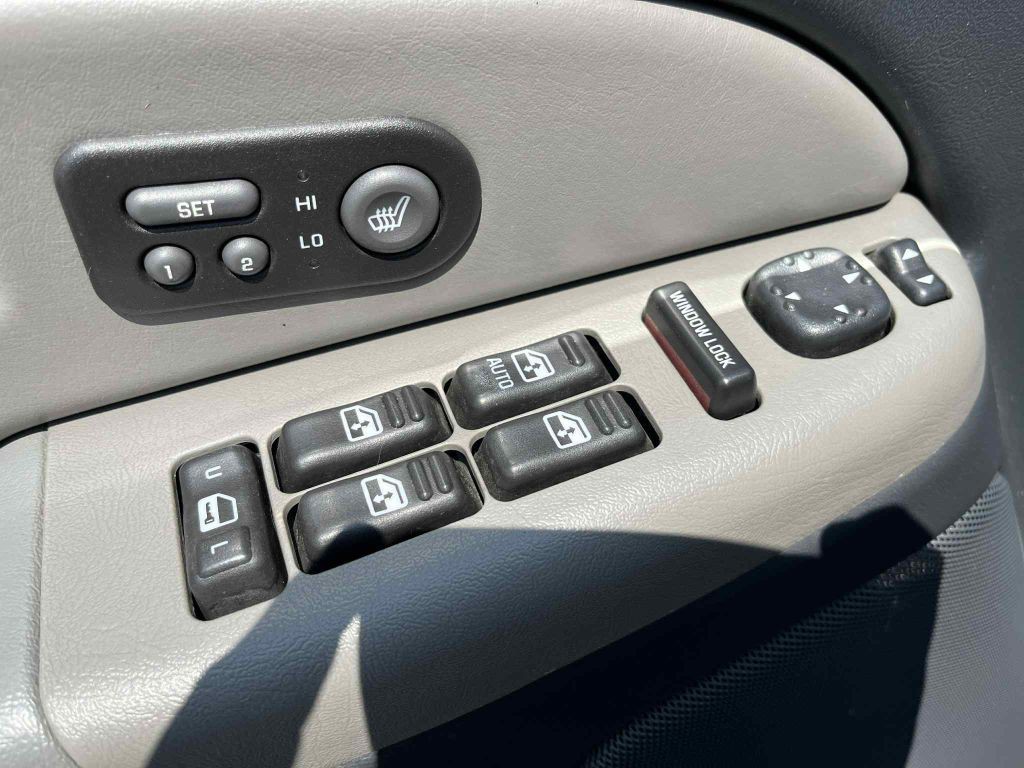 2002 Chevrolet Silverado 2500 Image 19