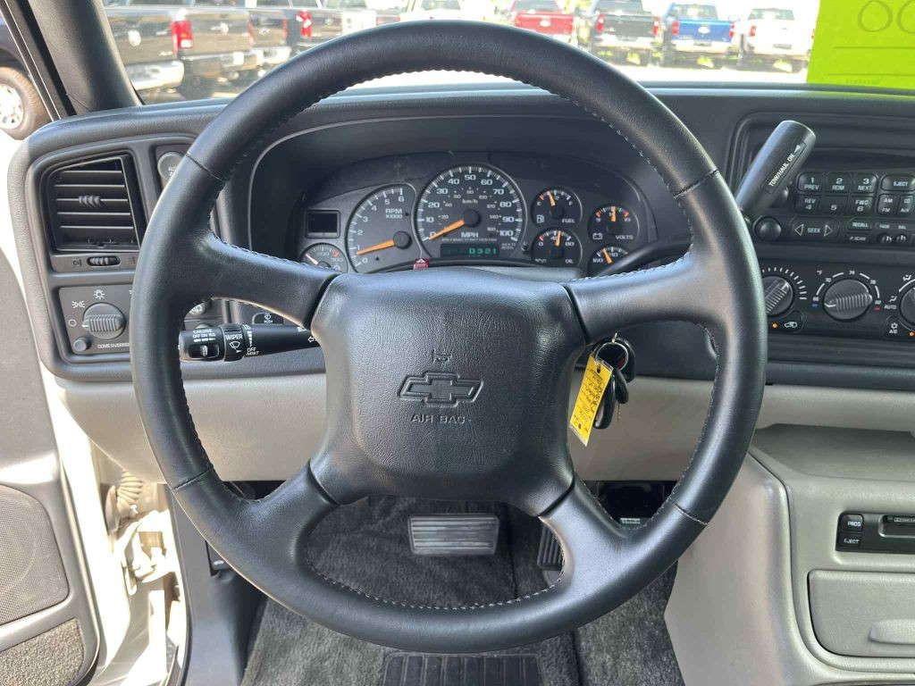 2002 Chevrolet Silverado 2500 Image 24