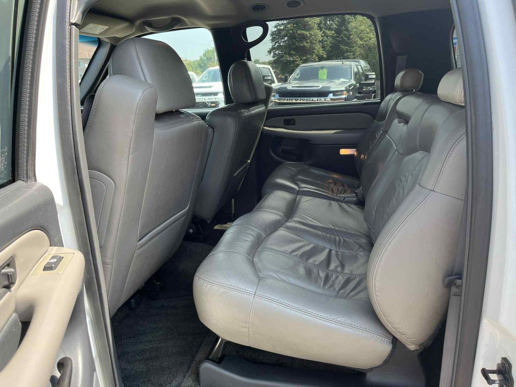 2002 Chevrolet Silverado 2500 Image 28